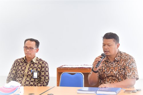 Bertempat di Ruang Rapat Utama, Balai Besar Wilayah Sungai Citarum melalui SNVT Pelaksana Jaringan Pemanfaatan Air (PJPA) melaksanakan penandatangan kontrak paket pekerjaan Rehabilitasi, Peningkatan dan Modernisasi Daerah Irigasi (D.I) Jatiluhur pada Jum’