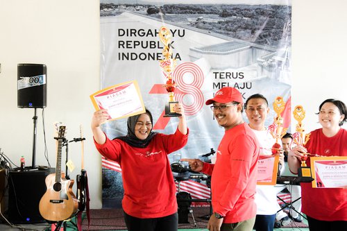 Pembagian Hadiah Lomba dan Doorprize