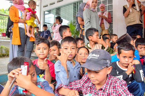 Penyaluran Donasi Oleh Ibu-ibu Paguyuban BBWS Citarum