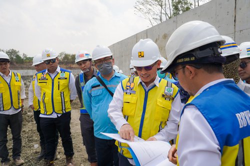 Inspeksi Lokasi Pembangunan Groundsill Cipamingkis Paket 5 & 6