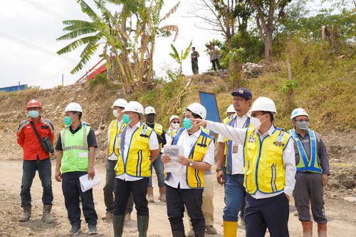 Inspeksi Lokasi Pembangunan Groundsill Cipamingkis