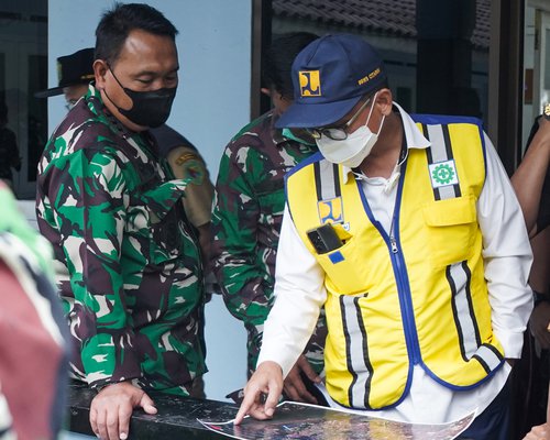 Komandan Lanud Sulaiman dan Kepala BBWS Citarum.jpg