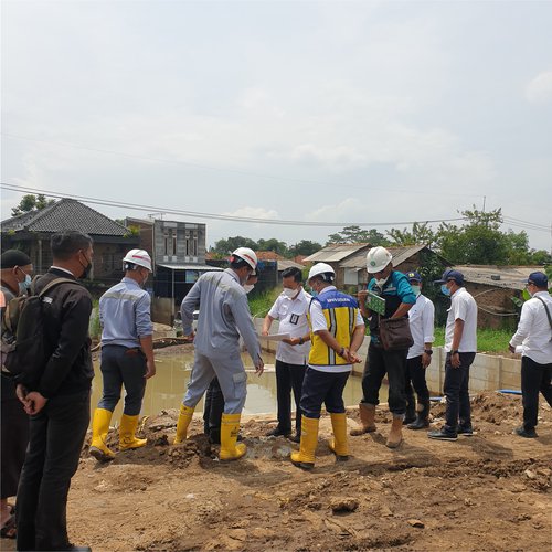 Meninjau Pembangunan Kolam Retensi Andir.jpg