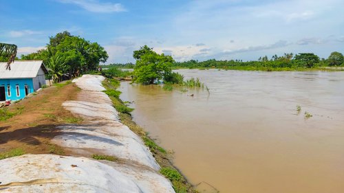 Monitoring Penanganan Tanggul Kritis Sungai Citarum Hilir .jpg