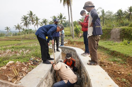 Monitoring dan Evaluasi Program Percepatan Tata Guna Air Irigasi (P3-TGAI) Bersama Kejaksaan Tinggi Jawa Barat (7).JPG