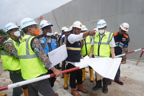 Inspeksi Lokasi Pembangunan Bendungan Sadawarna